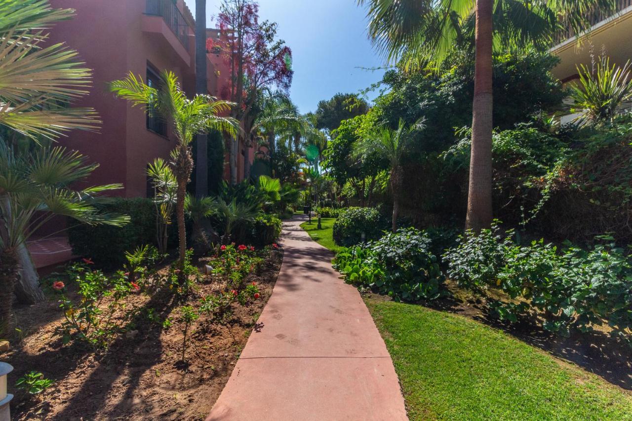 Апартаменты Letmalaga Don Carlos Gardens Марбелья Экстерьер фото